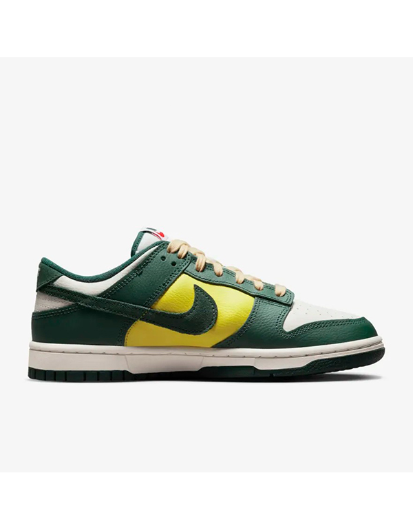 NIKE WMNS DUNK LOW SE NOBLE GREEN